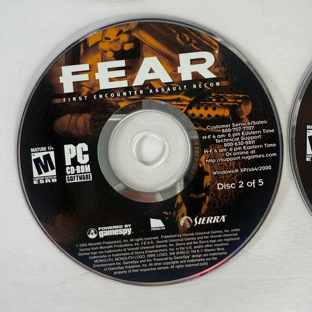 F.E.A.R.‎ First Encounter Assault Recon PC Game Complete 5 Disc Set Key